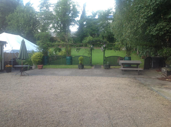 Others 5, Cawley's Guesthouse