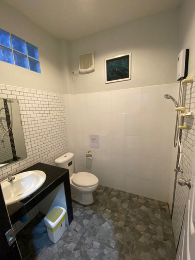 Bathroom 3, Brown Andaman Krabi, Khlong Thom