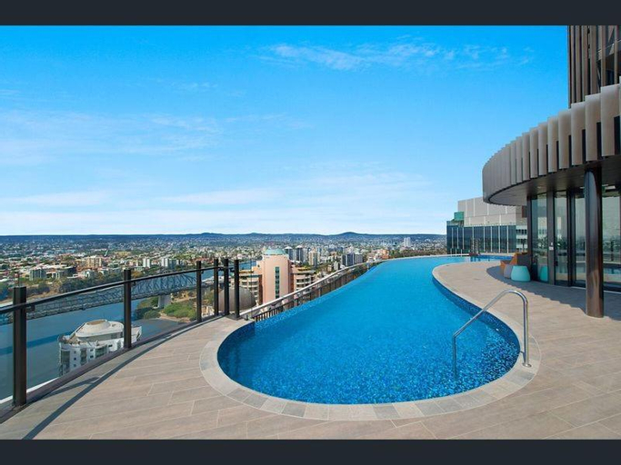 Lvl 23 Spire Infinity Pool Netflix Wifi Carpark by Stylish Stays, Brisbane