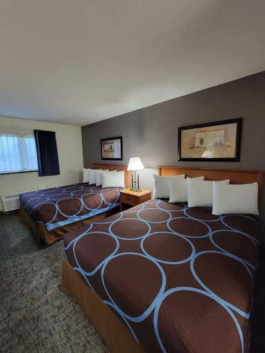 Bedroom 3, SureStay Plus Hotel by Best Western Grand Island, Hall