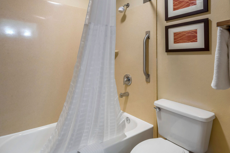 Bathroom 5, Comfort Inn Colville, Stevens
