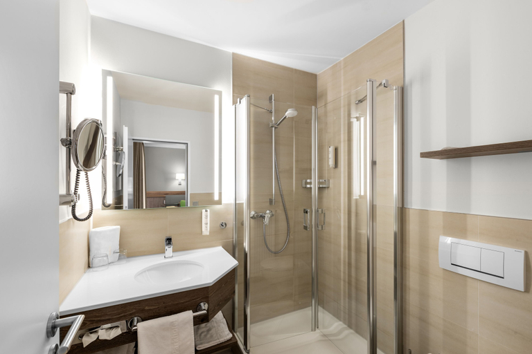 Bathroom 4, Parkhotel Am Taunus, Hochtaunuskreis