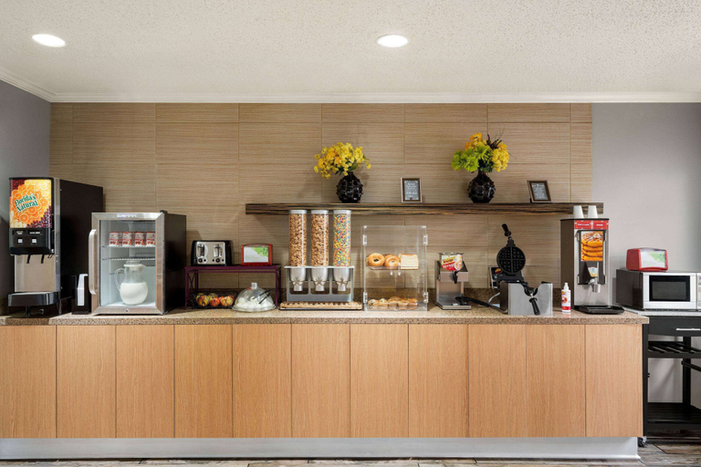 Food & Drinks 5, La Quinta Inn & Suites by Wyndham Chicago Tinley Park, Will