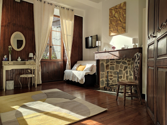 Bedroom 4, Amphitryon, Pyrénées-Atlantiques