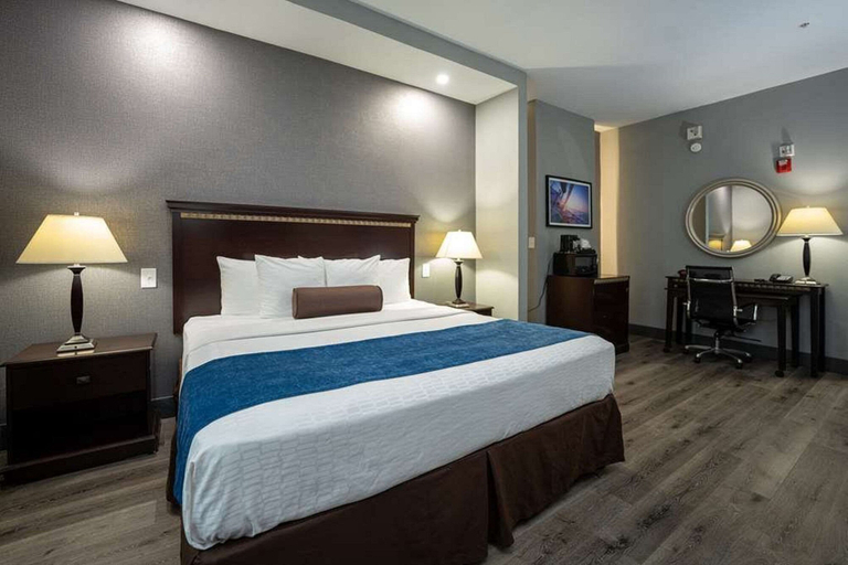Bedroom 3, Comfort Suites Seabrook - La Porte - Kemah, Houston