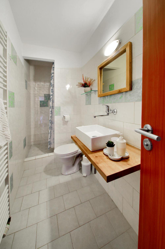 Bathroom 2, Hotel Brada, Jičín