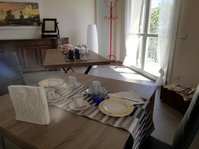 Others 4, Braschi 8 B&B, Bologna
