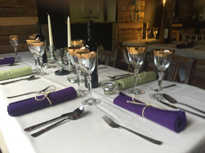 Food & Drinks 5, The Lodge Rooms, Gloucestershire