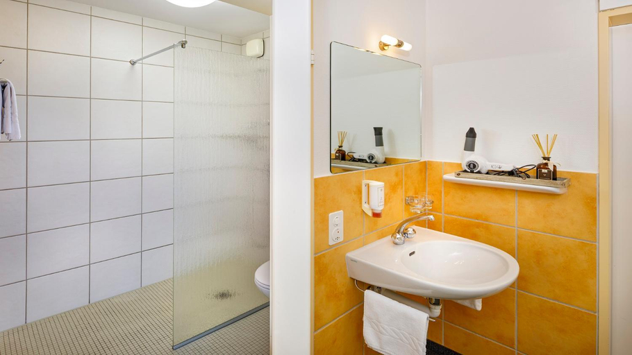 Bathroom 3, Hotel Boldern, Meilen