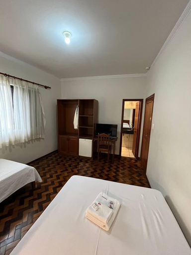 Bedroom 3, ACOMODARE HOTEL, Tubarão