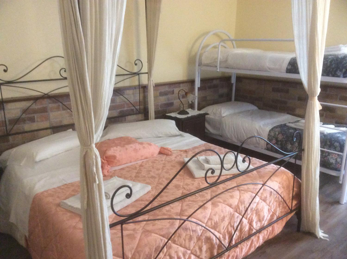 Bedroom 4, Il Girasole, Rome