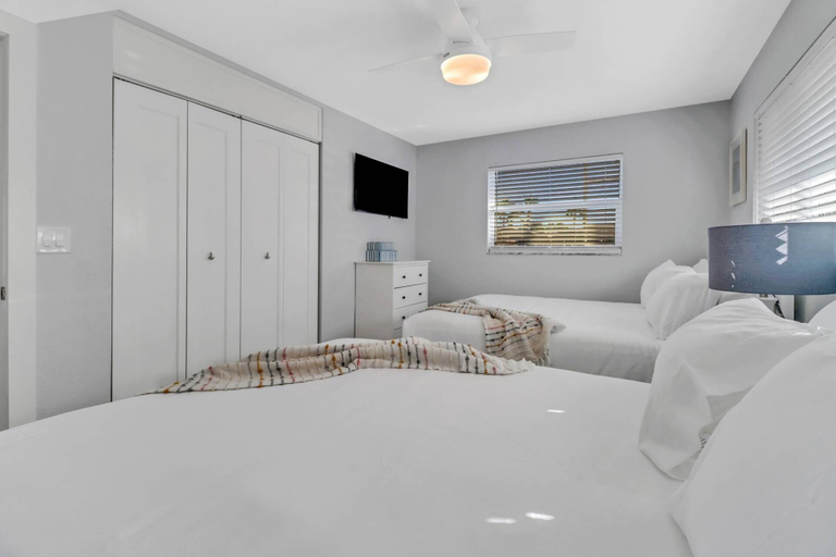 Others 4, 5609 Del Rio Ct, Lee