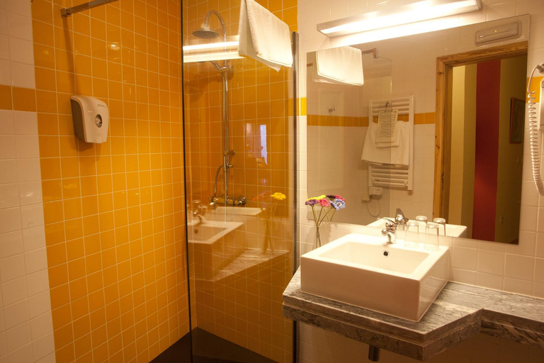 Bathroom 4, Hotel Rural Quinta da Geia, Oliveira do Hospital