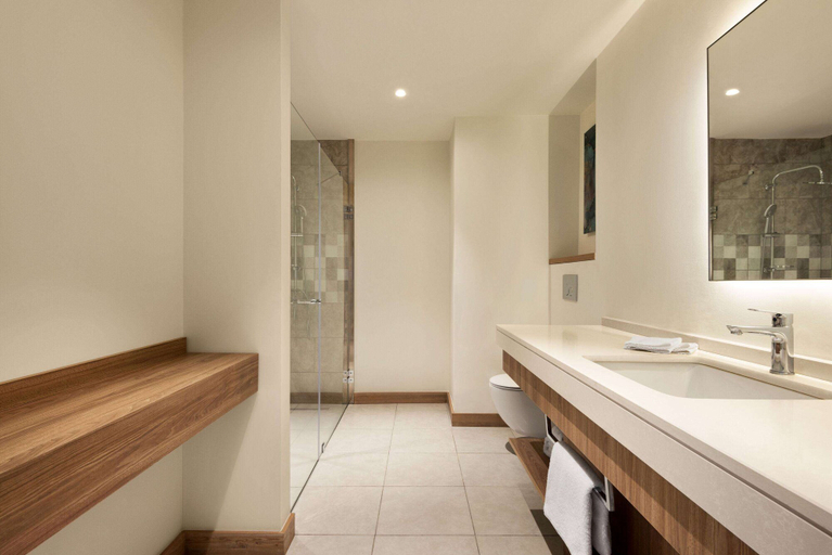 Bathroom 3, Wyndham Garden Zomin, Jizzax