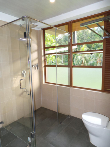Bathroom 3, Gurubeula Leisure As You Wish, Kotapola