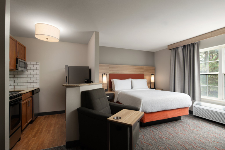 Bedroom 2, Candlewood Suites ST. LOUIS - ST. CHARLES, Saint Charles