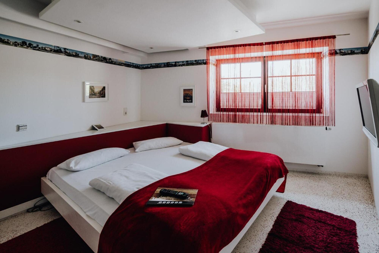 Bedroom 2, Road Stop Motel Dortmund, Dortmund