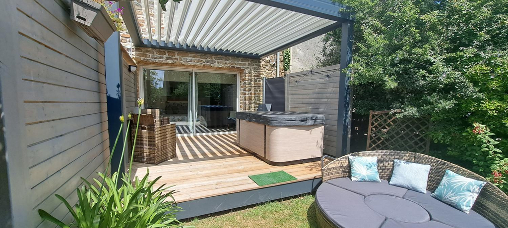Hot tub 4, Aux Matins du Bonheur, Morbihan