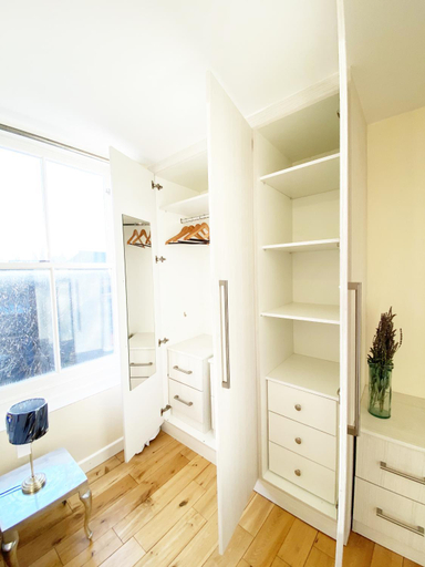 Others 5, London's Central East End 2 Bedroom City Apartments, London