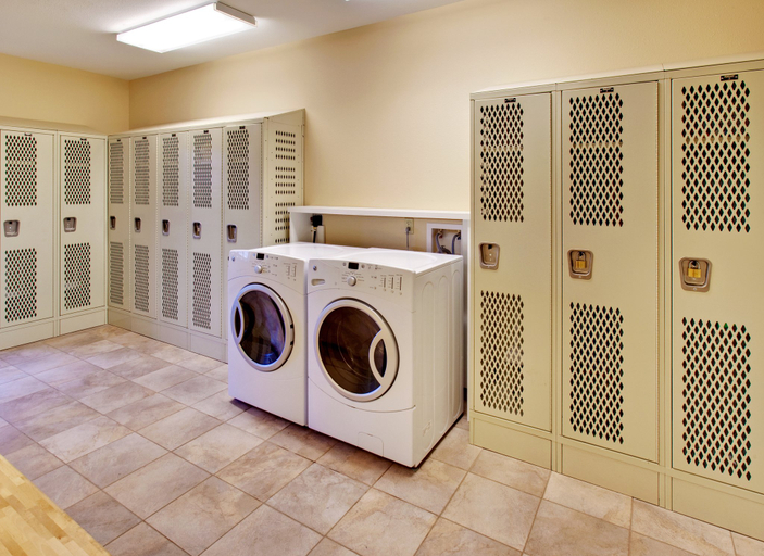 Bathroom 5, Candlewood Suites WILLISTON, Williams