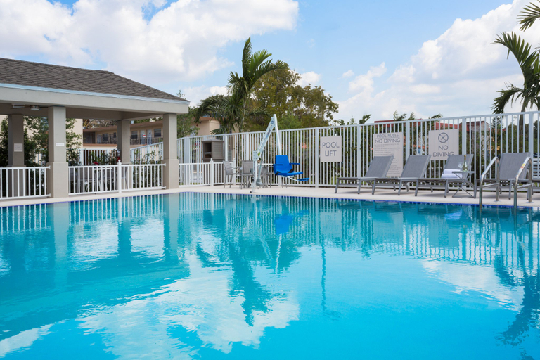 Sport & Beauty 5, Candlewood Suites MIAMI INTL AIRPORT - 36TH ST, Miami-Dade