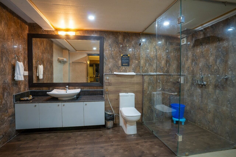 Bathroom 3, Istana Resorts, Darjiling