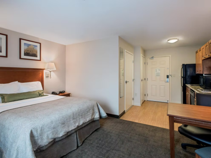 Bedroom 2, Candlewood Suites PERRYSBURG, Wood