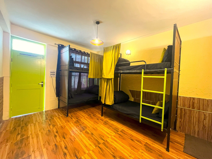 Bedroom 2, Trippy Turtle Hostel, Kullu