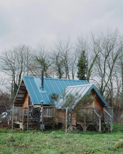 Exterior 6