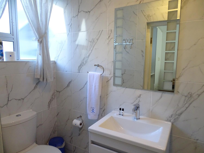 Bathroom 4, Big Skies Guesthouse, City of Cape Town