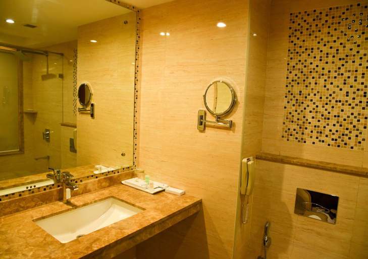 Bathroom, The Saibaba Hotel, Chennai