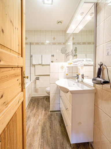 Bathroom 3, Schloß Destille, Rhein-Kreis Neuss