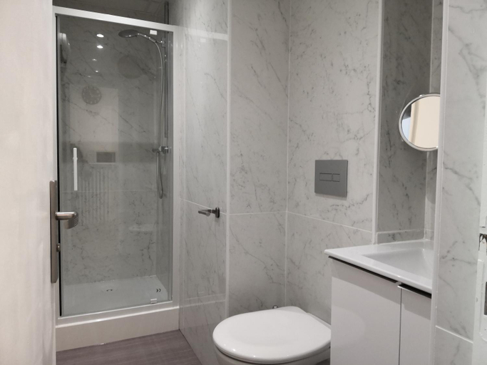 Bathroom 3, ROYAL LUCHON, Haute-Garonne
