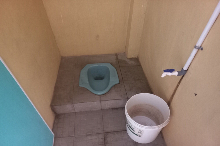 Bathroom 3, Hotel O Suripah Kostel Syariah, Banyumas