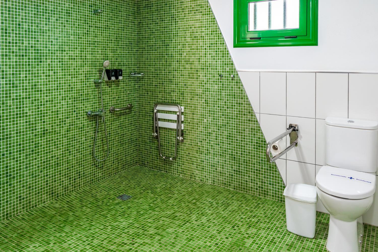 Bathroom 4, Hyde Park Lane, Las Palmas
