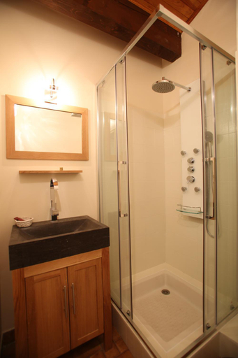 Bathroom 3, Hotel Le Christania, Haute-Savoie