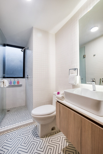 Bathroom 3, ULIV Suites Polanco, Mexico City