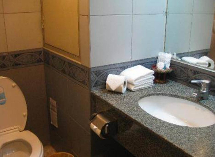 Bathroom 11