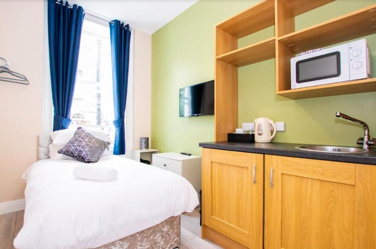 Others 2, Quay 8, Derry and Strabane