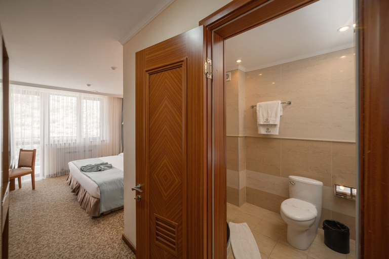 Bathroom 4, Jannat Resort, Alamüdün