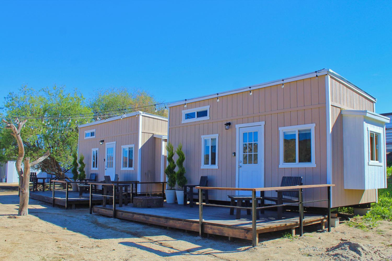 Exterior 12