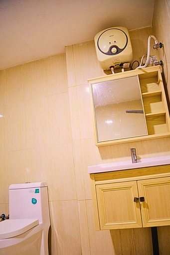 Bathroom 5, Ared Villa, Katana