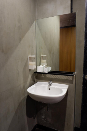 Bathroom 7