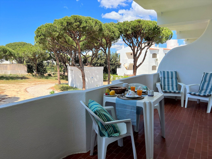 Others 4, Vilamoura Cosy 3 With Pool by Homing, Loulé