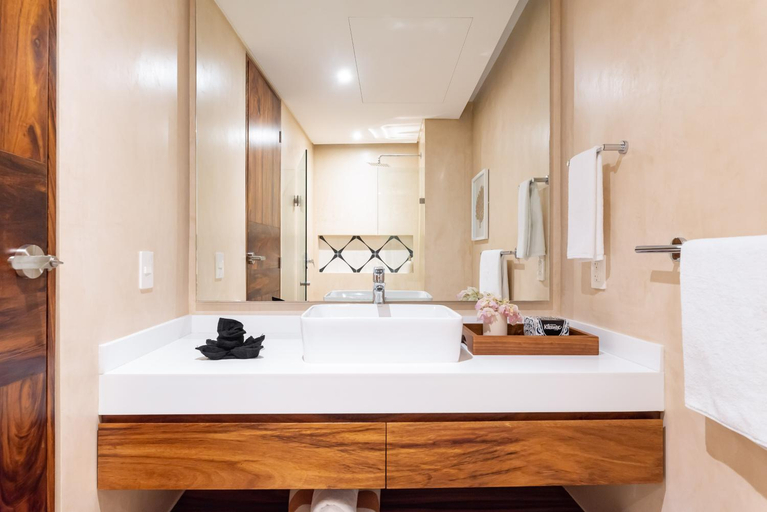 Bathroom 5, Central Park Lagunas By Sandy Powerful, Cozumel