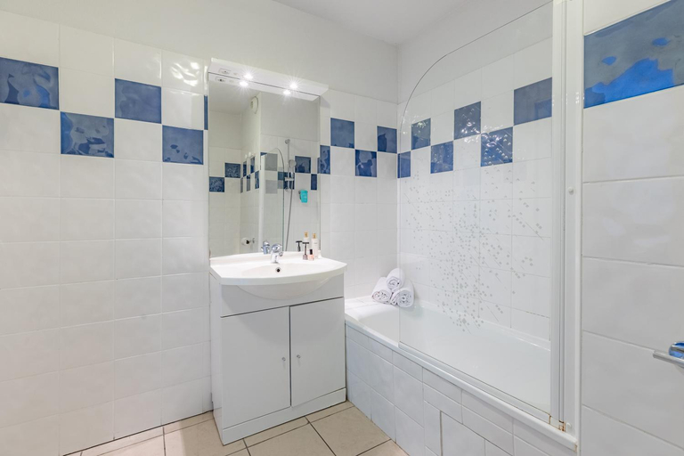 Bathroom 3, Appart'City Classic Toulouse Tournefeuille, Haute-Garonne