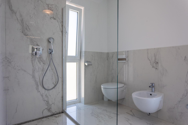 Bathroom 4, Hotel & Resort Isola, Baška