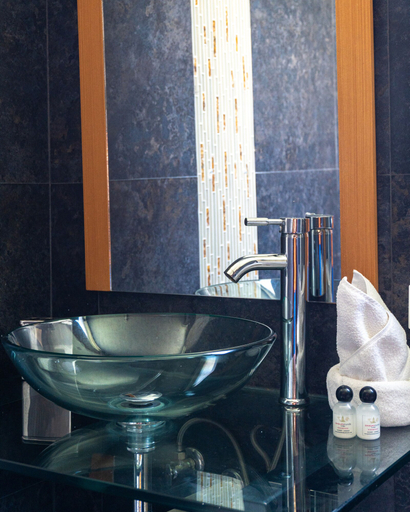 Bathroom 4, Chaupimundo Lodge, Quito
