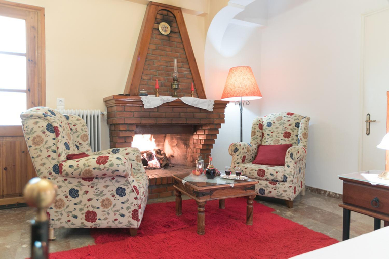 Others 2, Xenonas Epavli, Peloponnese