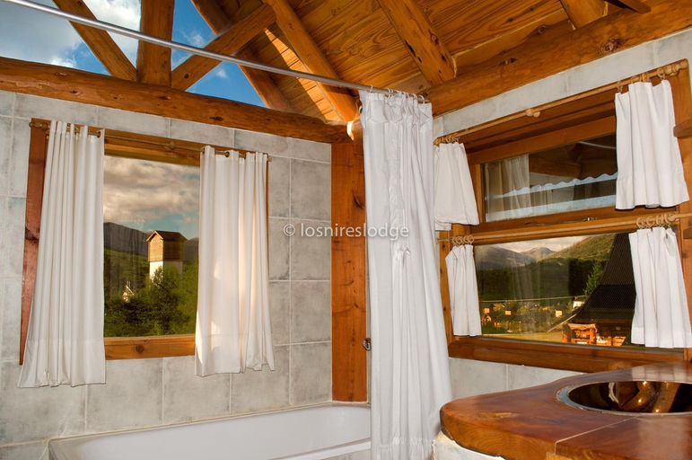 Bathroom 2, Los Nires Lodge Cerro Catedral, Bariloche